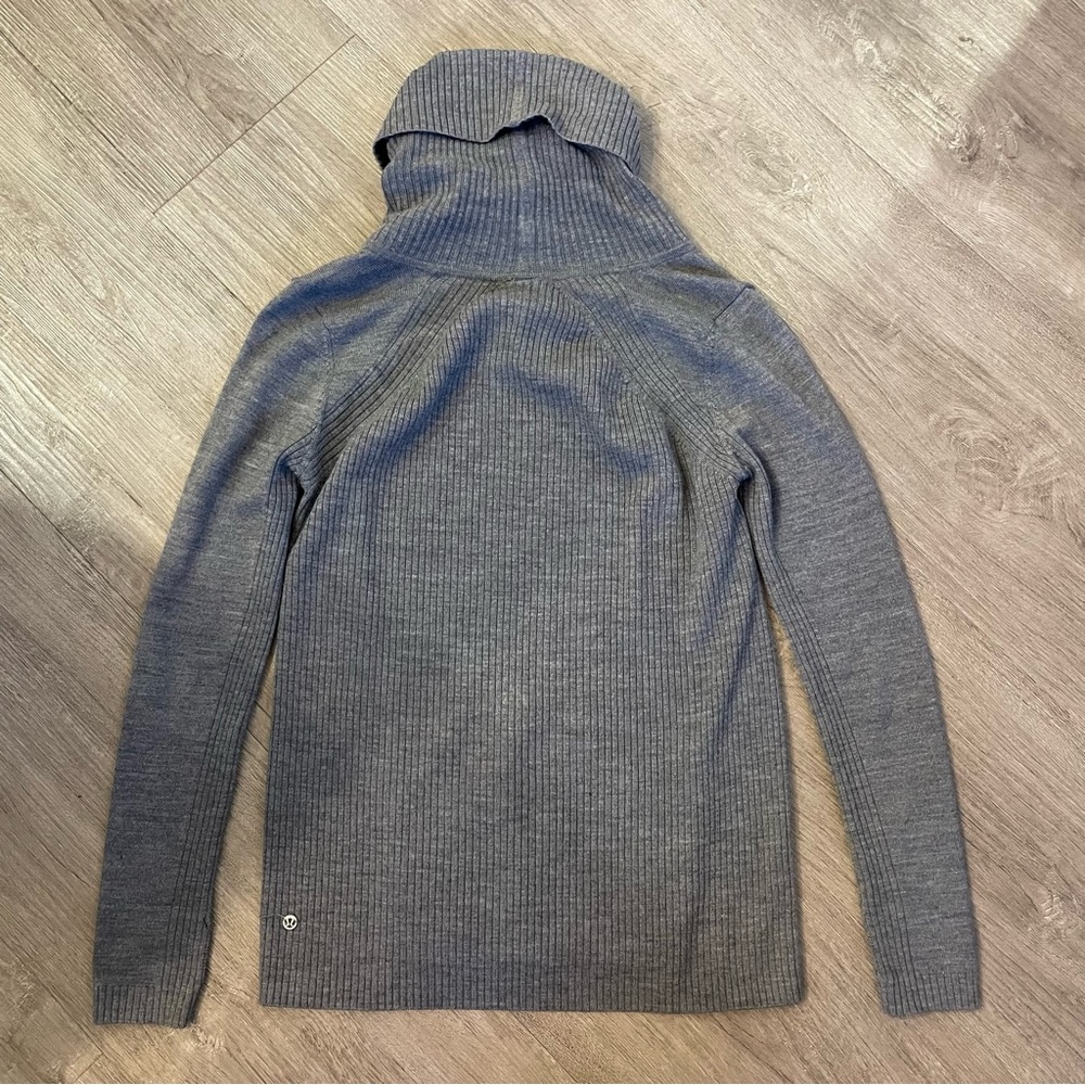 Lululemon Sweat and Savasana Gray Merino Turtleneck Sweater in Medium Grey - Picture 7 of 10
